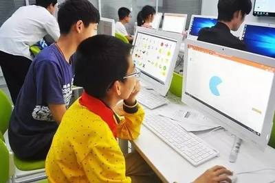 資本驅(qū)動新經(jīng)濟 騰訊投資英國游戲商，軟銀與弘毅押注中國聯(lián)合辦公市場